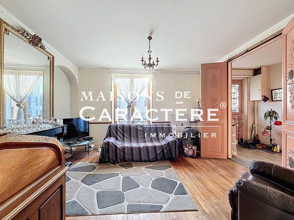 Imposante Maison ancienne de 300m2 en plein centre ville de Verneuil Sur Seine