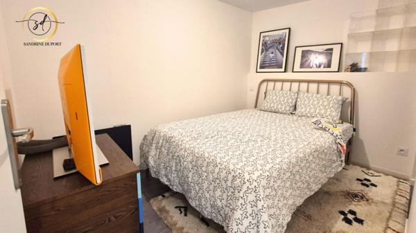 Labastide d'anjou Maison rénovée R+2 de 118m2  comprenant  T2 + duplex T3  sans vis a vis