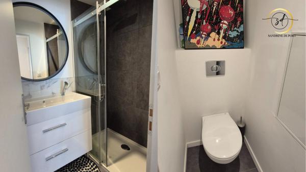 Labastide d'anjou Maison rénovée R+2 de 118m2  comprenant  T2 + duplex T3  sans vis a vis