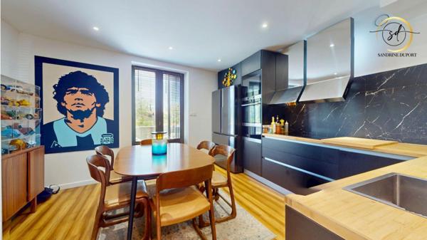 Labastide d'anjou Maison rénovée R+2 de 118m2  comprenant  T2 + duplex T3  sans vis a vis