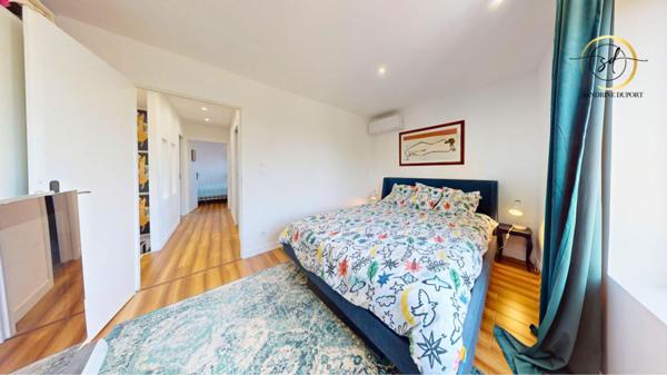 Labastide d'anjou Maison rénovée R+2 de 118m2  comprenant  T2 + duplex T3  sans vis a vis