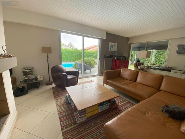 Villa à vendre à Mérignac en Gironde (33700), ref : 016/1054