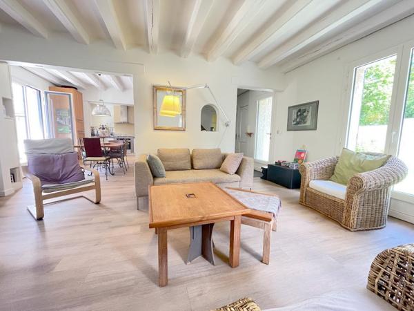 Jouy-en-Josas (78350) JOUY en JOSAS près de la FORET - Maison individuelle de 137m2 avec une suite parentale, 3 chambres et bureau -