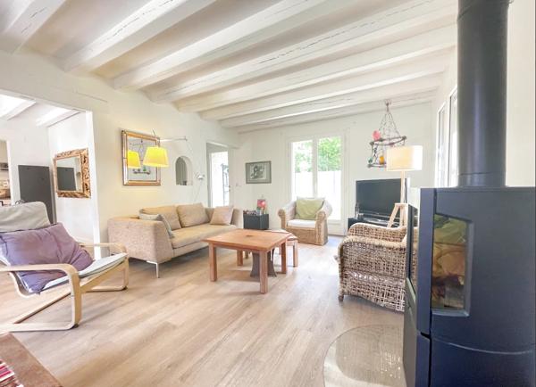 Jouy-en-Josas (78350) JOUY en JOSAS près de la FORET - Maison individuelle de 137m2 avec une suite parentale, 3 chambres et bureau -