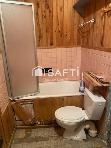 Maison 70m², 2 chs, terrain 302 m², dépendance, centre Messei
