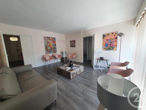 Appartement F2 à vendre  5 pièces - 107,28 m2 L ISLE ADAM - 95