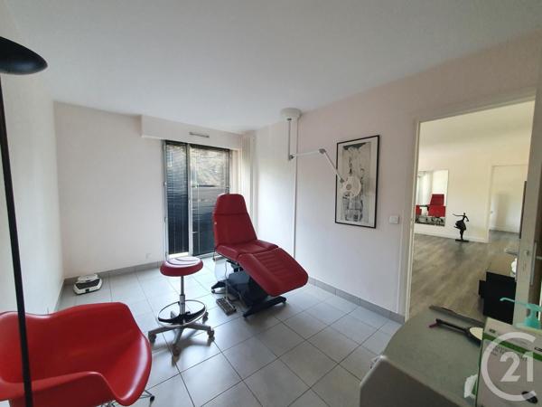 Appartement F2 à vendre  5 pièces - 107,28 m2 L ISLE ADAM - 95