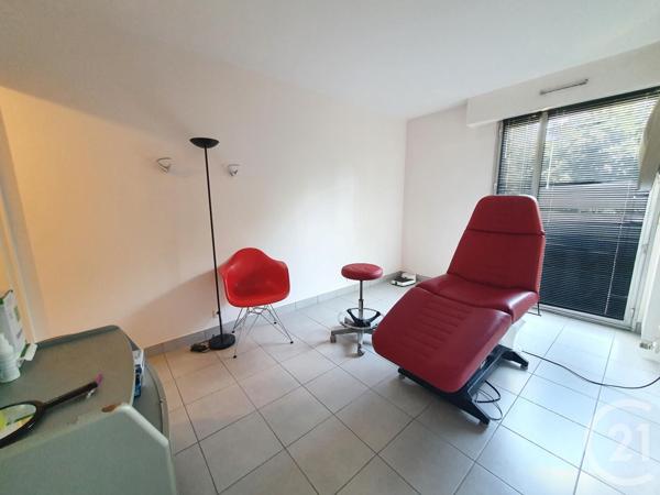 Appartement F2 à vendre  5 pièces - 107,28 m2 L ISLE ADAM - 95