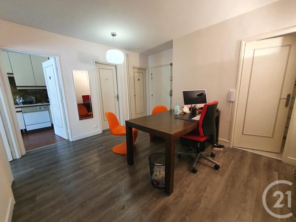 Appartement F2 à vendre  5 pièces - 107,28 m2 L ISLE ADAM - 95