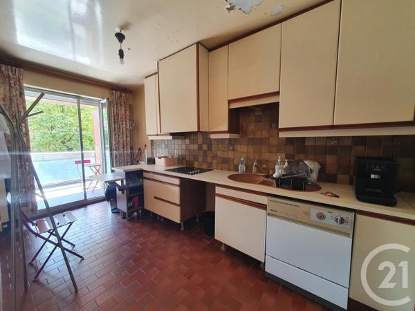 Appartement F2 à vendre  5 pièces - 107,28 m2 L ISLE ADAM - 95