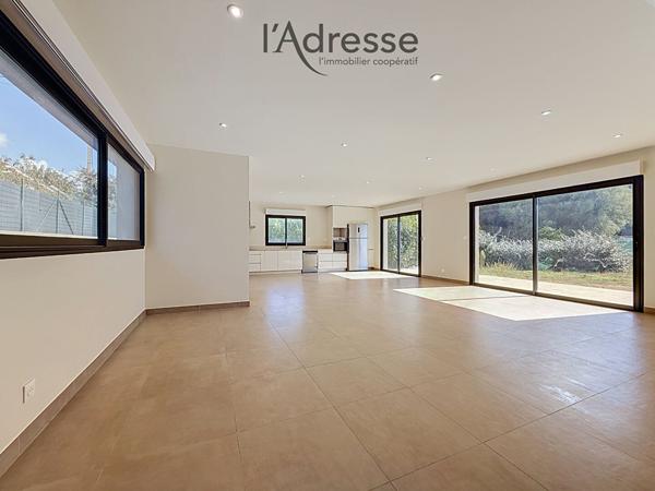 MAISON CONTEMPORAINE DE PLAIN-PIED ? 149 M² ? À MOINS DE 10 MINUTES D'AJACCIO