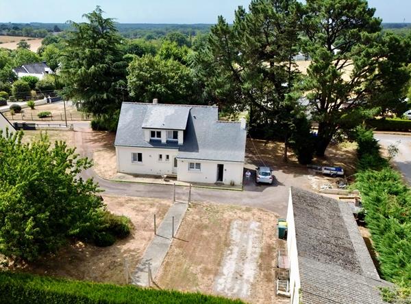 HERBIGNAC - Maison familiale 5 chambres / 1 900 m² de terrain