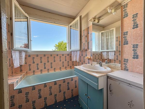HERBIGNAC - Maison familiale 5 chambres / 1 900 m² de terrain