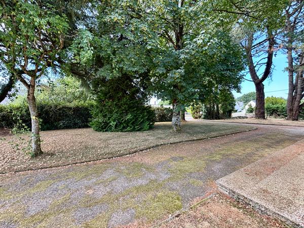 HERBIGNAC - Maison familiale 5 chambres / 1 900 m² de terrain