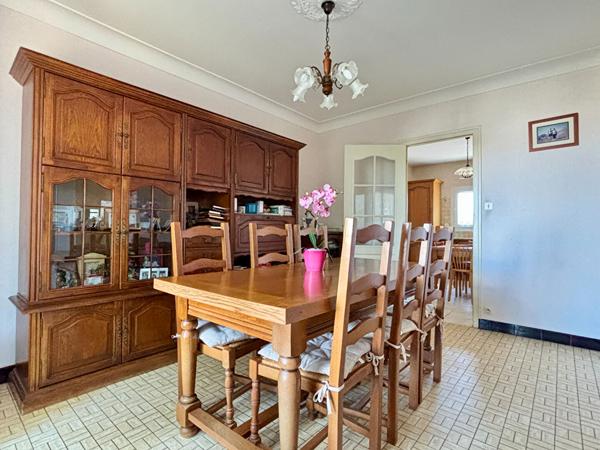 HERBIGNAC - Maison familiale 5 chambres / 1 900 m² de terrain