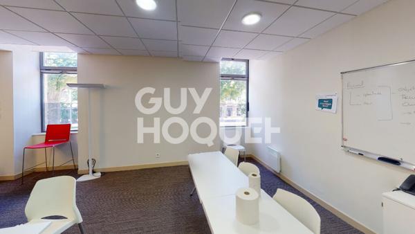 Immeuble d'activité tertiaire Bordeaux Rive droite 157m2