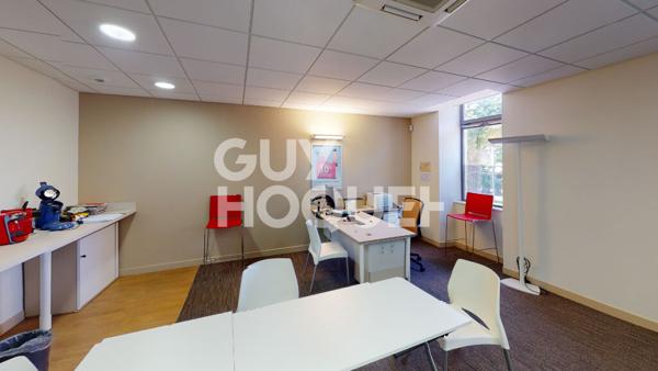 Immeuble d'activité tertiaire Bordeaux Rive droite 157m2