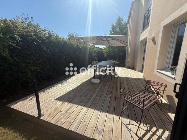Appartement
         3 pièces
        - 65 m² 292 000 € *