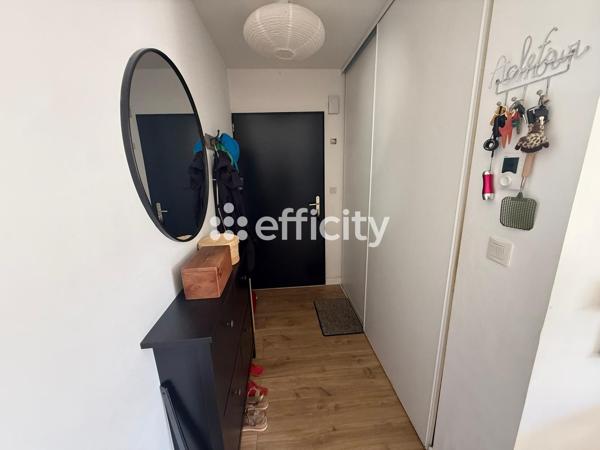 Appartement
         3 pièces
        - 65 m² 292 000 € *