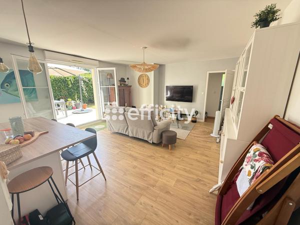 Appartement
         3 pièces
        - 65 m² 292 000 € *