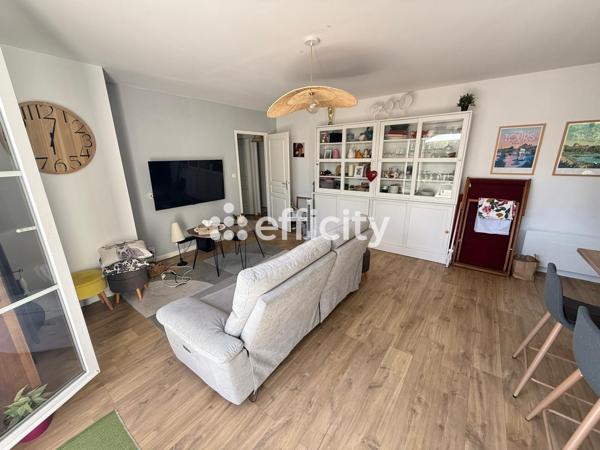 Appartement
         3 pièces
        - 65 m² 292 000 € *