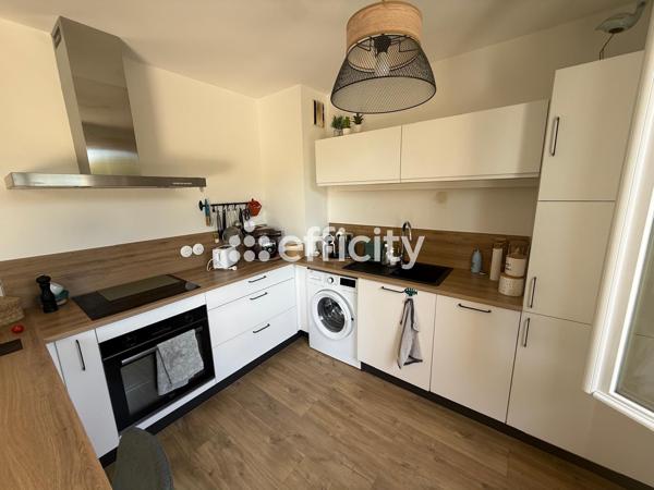 Appartement
         3 pièces
        - 65 m² 292 000 € *