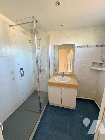 PACE - Beausoleil - Dans une copropriété de 2008, appartement situé au 1er étage (avec ascenseu...