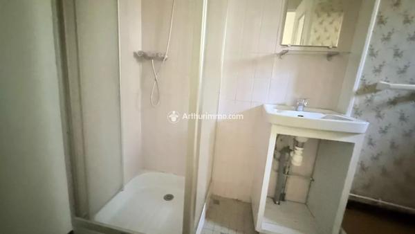 Vente                                                      Immeuble
                        
                     7 pièces                      130 m2                     à Millau