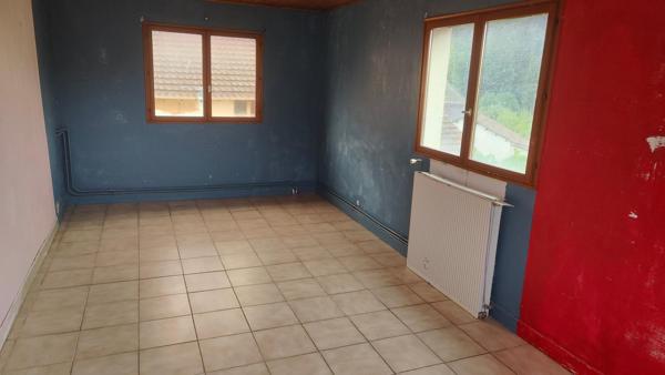 Maison familiale de 140 m² dépendances et jardin