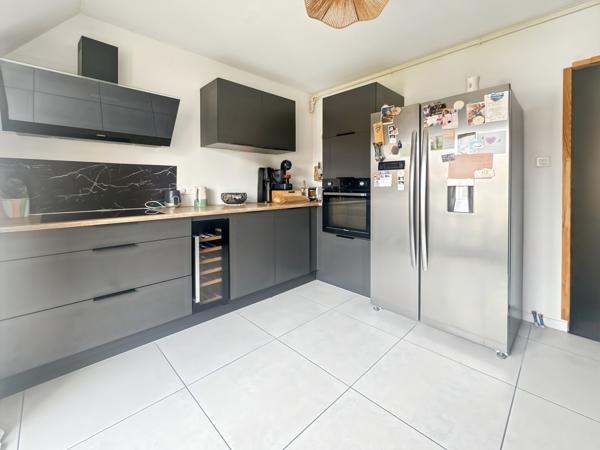 Appartement 4 pièces avec garage, parking, cave et extérieurs