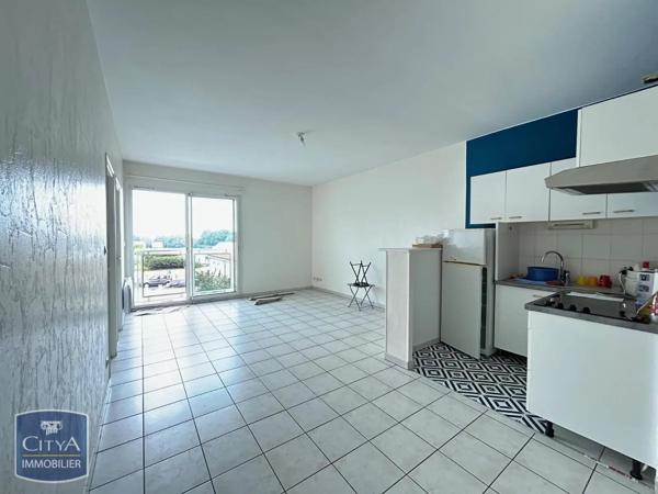 Appartement à louer 2 pièces 50.89m² Niort (79000)