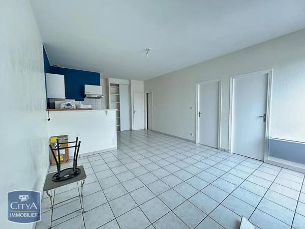 Appartement à louer 2 pièces 50.89m² Niort (79000)