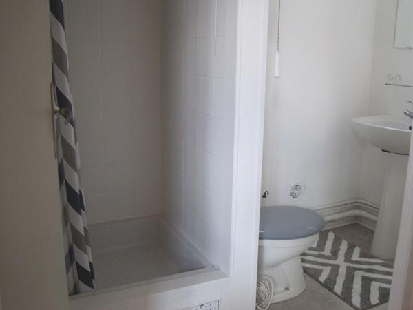 A LOUER APPARTEMENT MEUBLE PLEIN CENTRE VILLE ST QUENTIN 02100