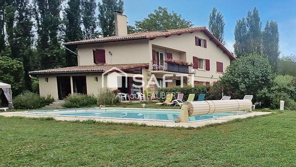 Maison T9 rénovée divisée en deux logements