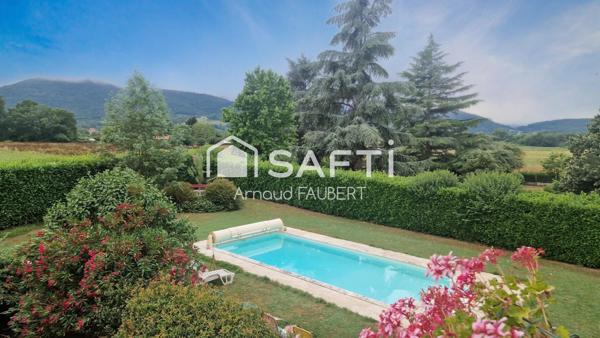 Maison T9 rénovée divisée en deux logements