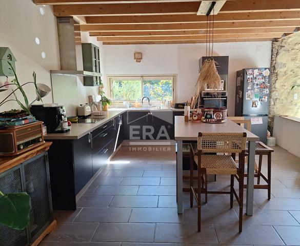 Maison  individuelle en pierre à 8 minutes de Montpon Ménestérol.