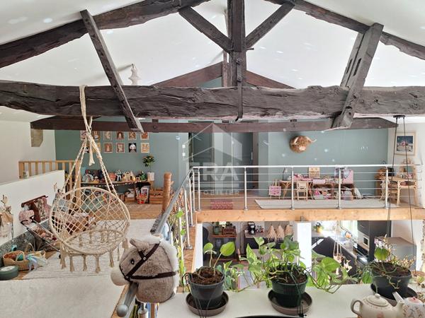 Maison  individuelle en pierre à 8 minutes de Montpon Ménestérol.