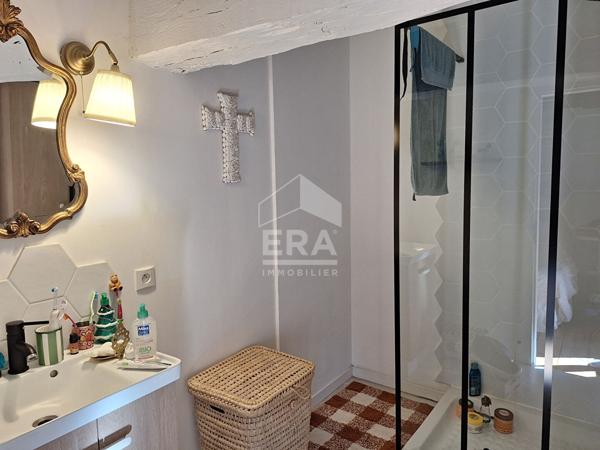 Maison  individuelle en pierre à 8 minutes de Montpon Ménestérol.