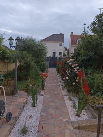 Maison de 6 pièces (avec jardin et sous-sol) à vendre à Massy - Secteur La Paix, limite Antony