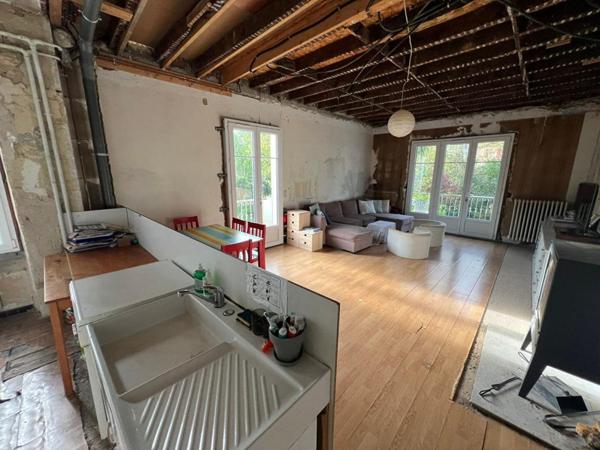 Maison de ville 112 m² + Local commercial 50 m² - Centre Vic-Fezensac - Fort potentiel après rénovation