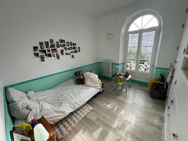 Maison de ville 112 m² + Local commercial 50 m² - Centre Vic-Fezensac - Fort potentiel après rénovation