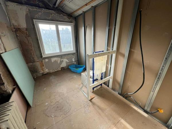 Maison de ville 112 m² + Local commercial 50 m² - Centre Vic-Fezensac - Fort potentiel après rénovation