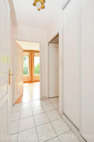 LIVRY GARGAN - 5 PIECES - 122,5 m² - RESIDENCE PIERRE DE TAILLE - ASCENSEUR - 2 BALCONS - DOUBLE BOX