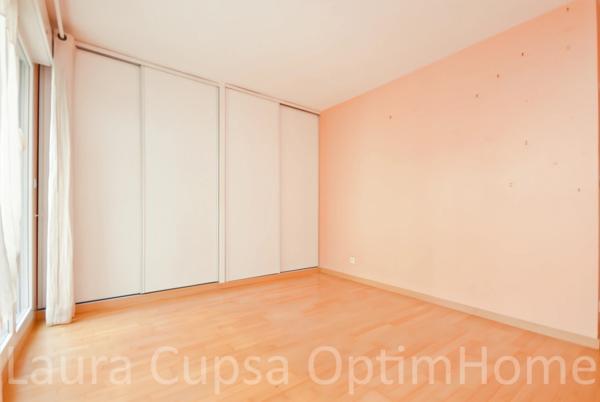 LIVRY GARGAN - 5 PIECES - 122,5 m² - RESIDENCE PIERRE DE TAILLE - ASCENSEUR - 2 BALCONS - DOUBLE BOX