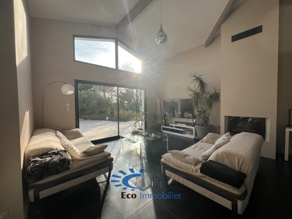 MAISON CONTEMPORAINE PLAIN PIED 3 CHAMBRES AVEC PISCINE GARAGE  La jarrie