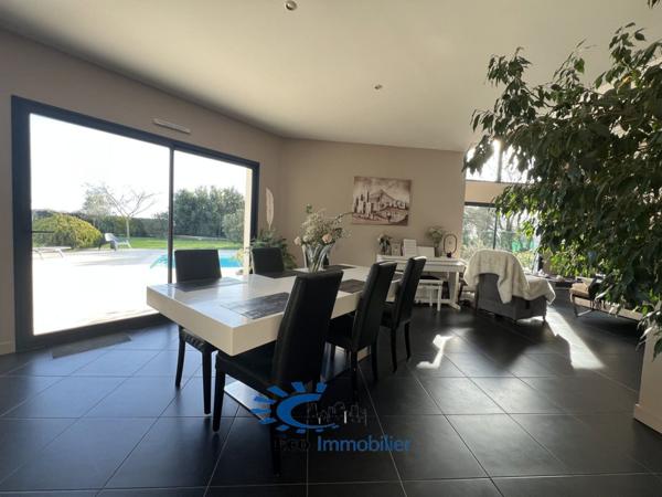 MAISON CONTEMPORAINE PLAIN PIED 3 CHAMBRES AVEC PISCINE GARAGE  La jarrie