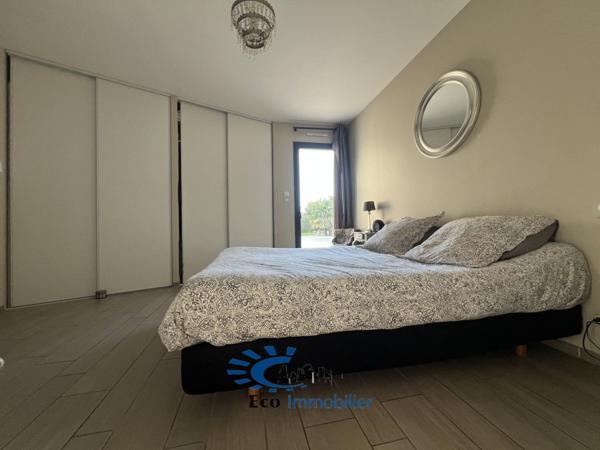 MAISON CONTEMPORAINE PLAIN PIED 3 CHAMBRES AVEC PISCINE GARAGE  La jarrie