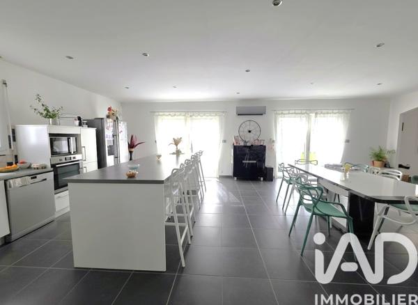 Maison à vendre 5 pièces 136 m² Saint-Just-Luzac