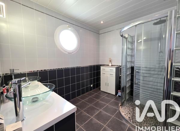 Maison à vendre 5 pièces 136 m² Saint-Just-Luzac