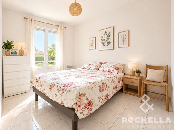 MAISON INDIVIDUELLE DANS RÉSIDENCE AVEC PISCINE